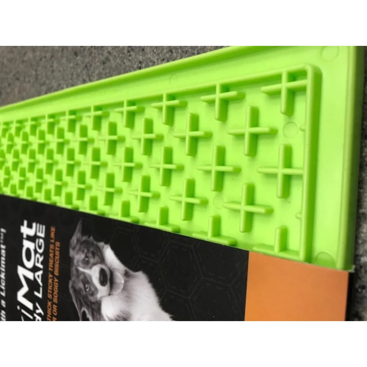 LickiMat Slikkemåtte 28 x 28 cm Grøn - aktiveringsmåtte til hunde